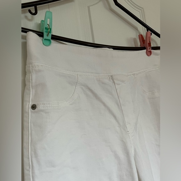 Old Navy White stretch waist ripped jeans size 4 - Picture 2 of 8